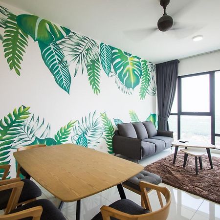 Holi Southkey Art Suite Johor Bahru Exterior foto