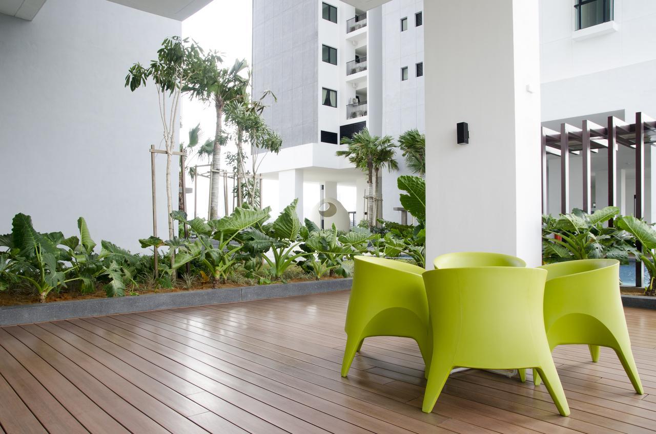 Holi Southkey Art Suite Johor Bahru Exterior foto