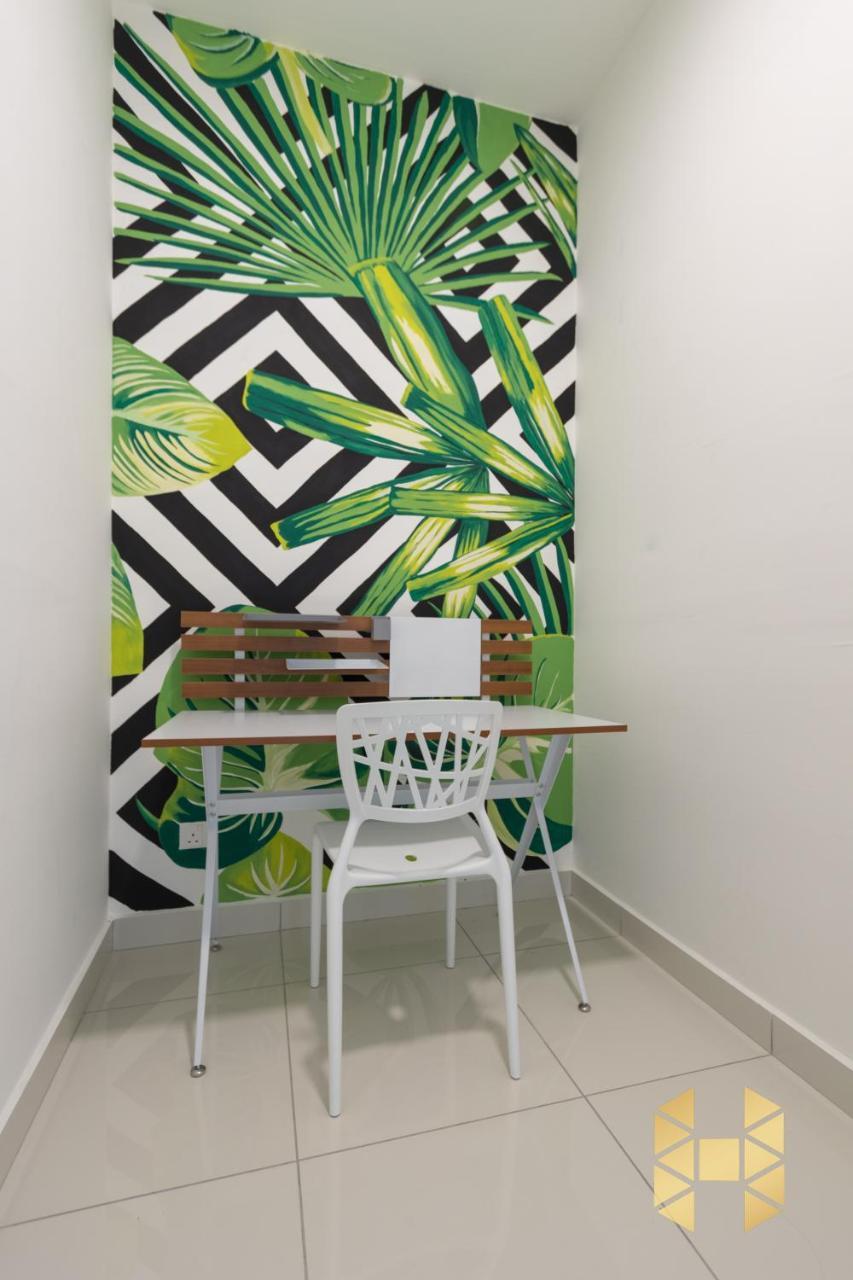 Holi Southkey Art Suite Johor Bahru Exterior foto