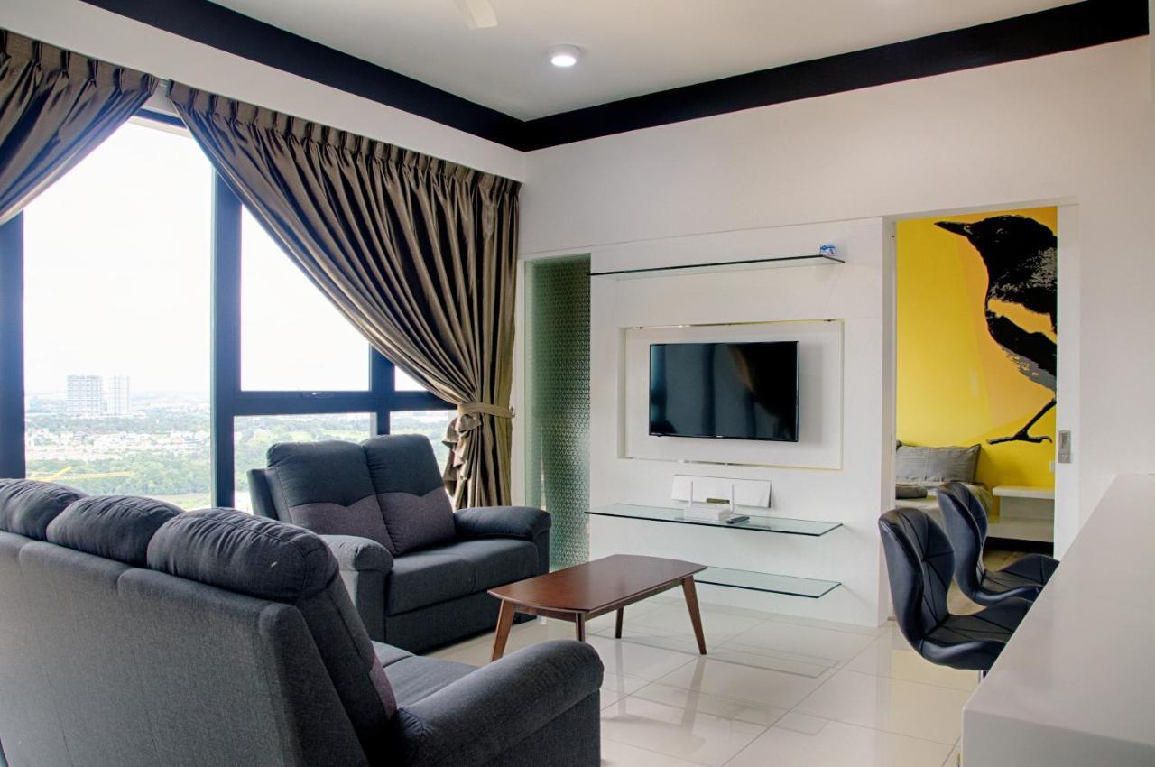 Holi Southkey Art Suite Johor Bahru Habitación foto