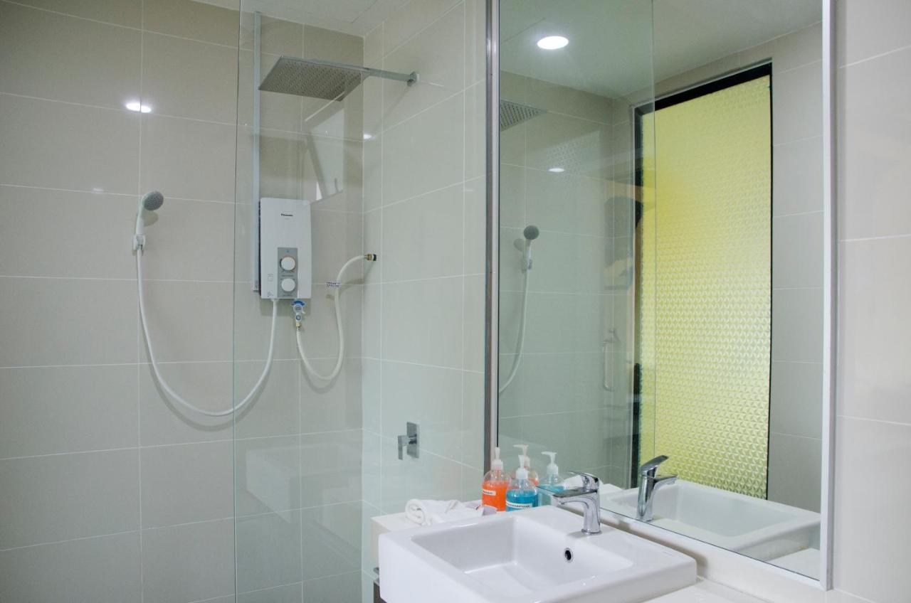 Holi Southkey Art Suite Johor Bahru Habitación foto